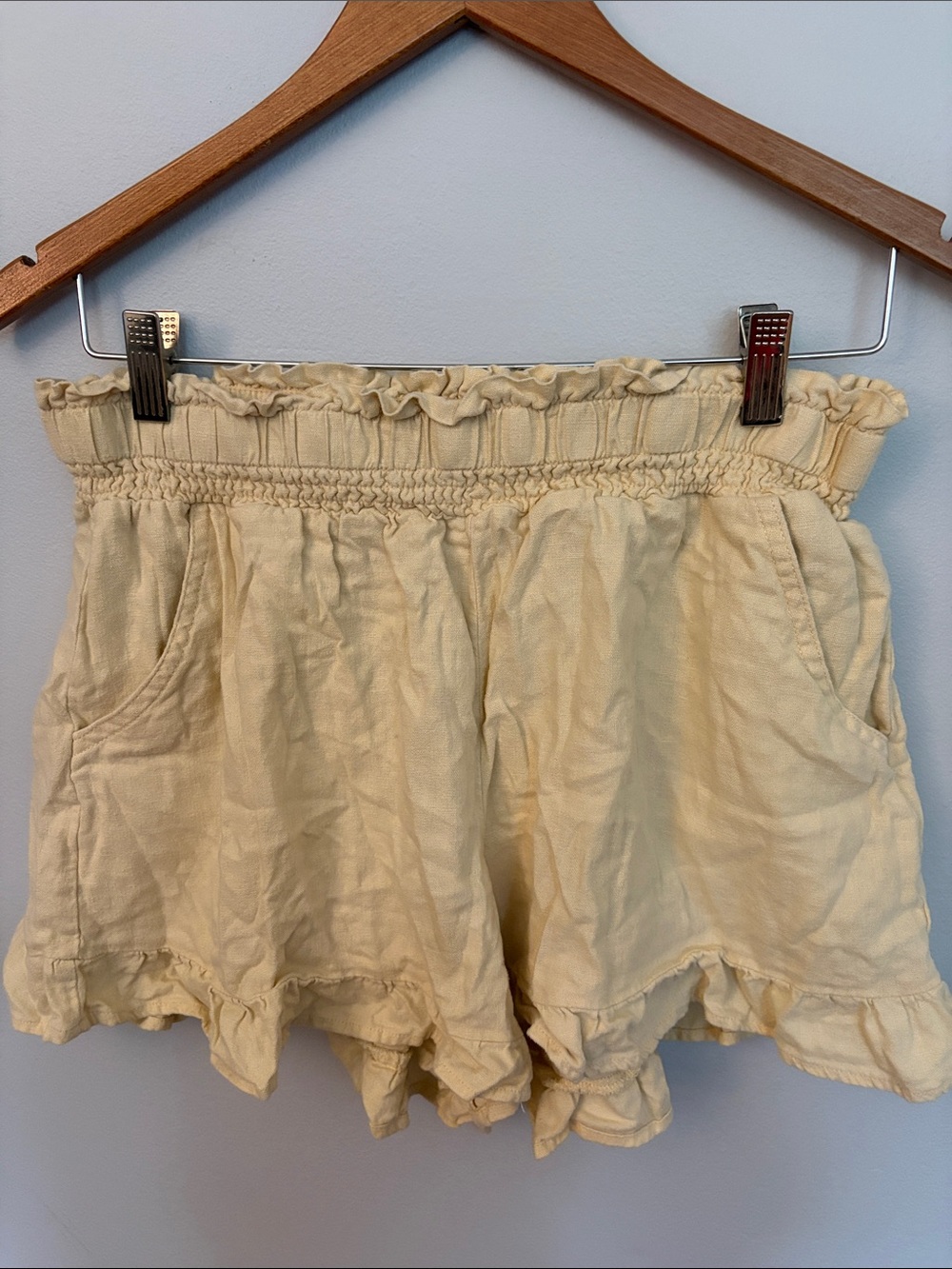 Vanilla Star Cream High-Waist Ruffle Shorts